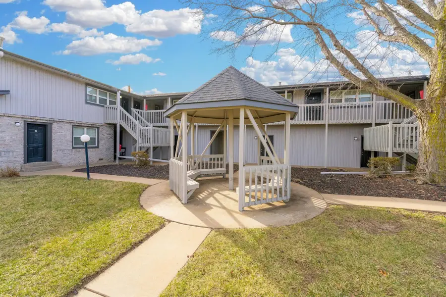 1701 E 24th Ave, Hutchinson, KS 67502 - #2