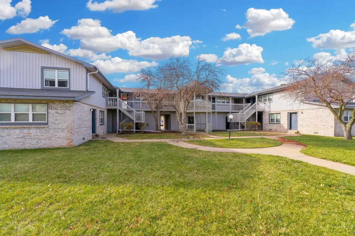 1705 E 24th Ave, Hutchinson, KS 67502 - #1