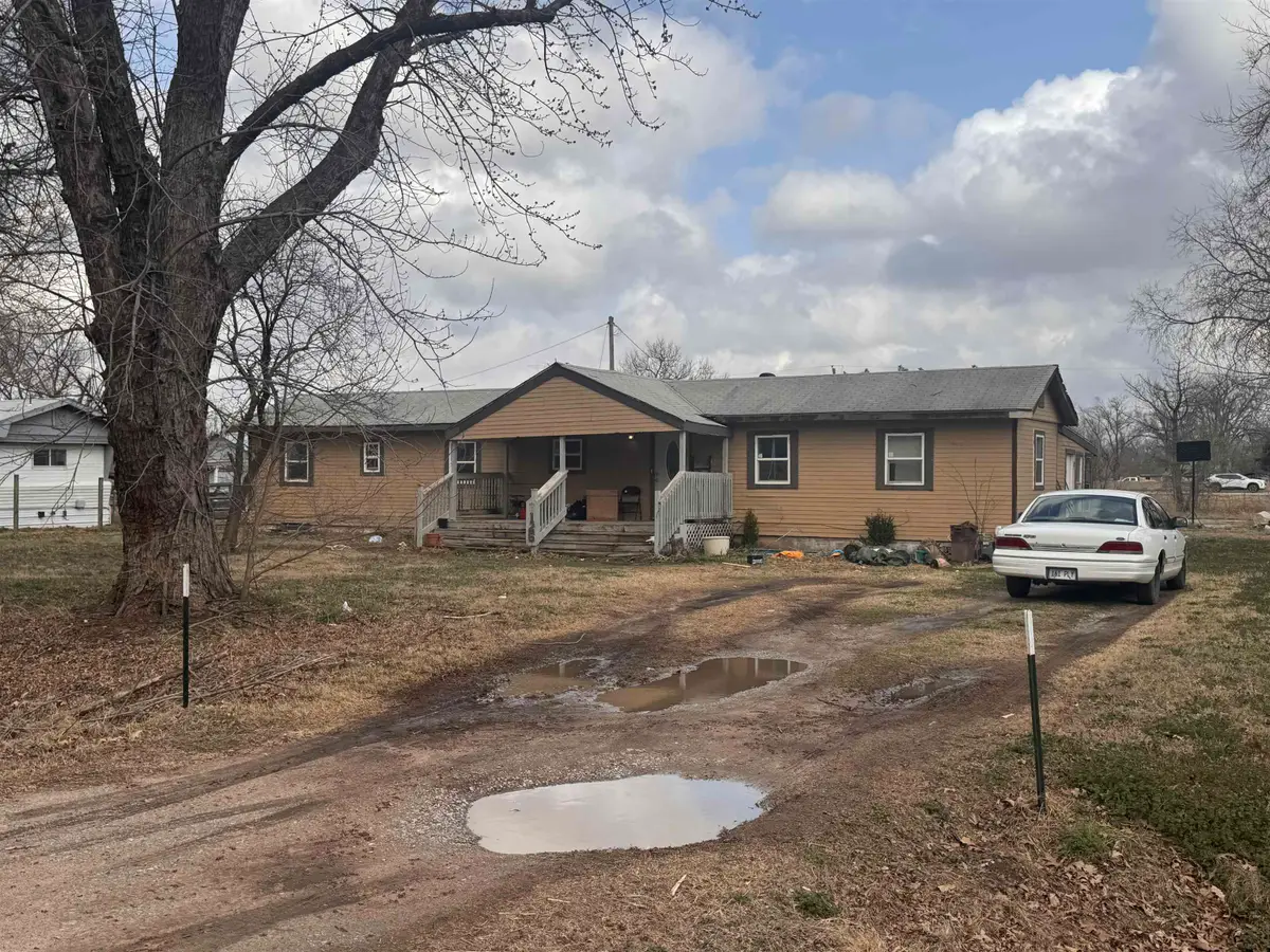 8126 S Mead St, Haysville, KS 67060 - #1