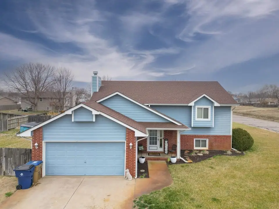 302 W Lockwood St, Wichita, KS 67217 - #1