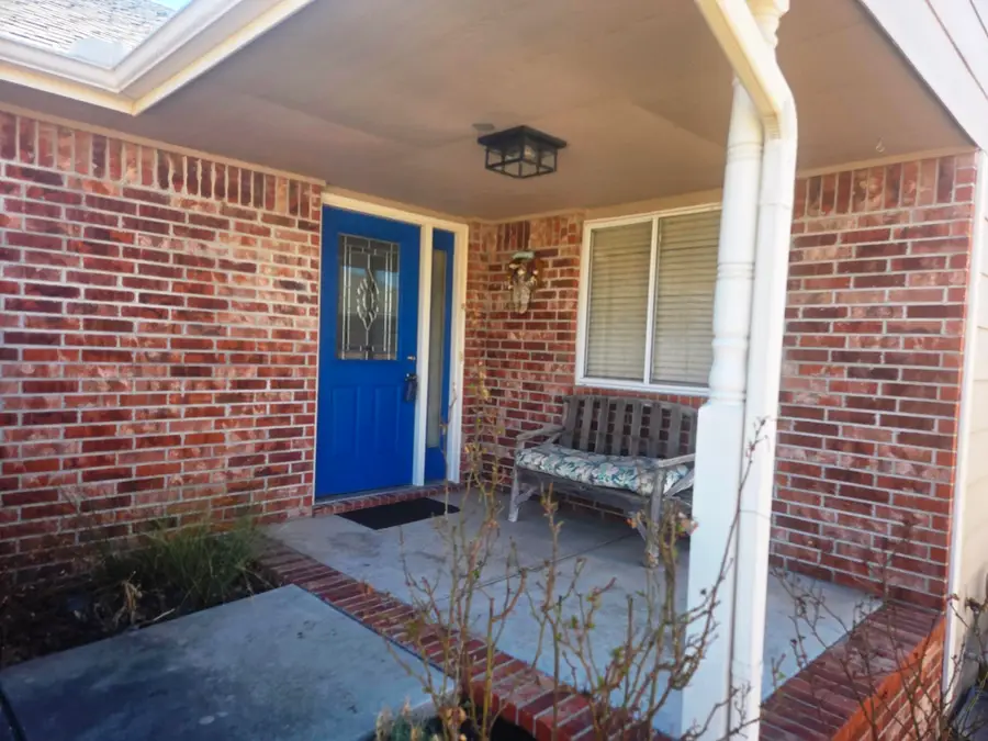 3011 Cottonwood Hill, Newton, KS 67114 - #2