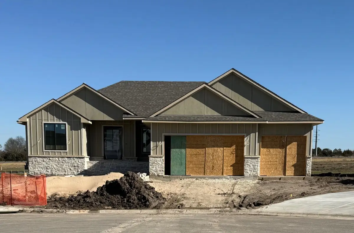 3228 N Bedford Ct, Wichita, KS 67226 - #1