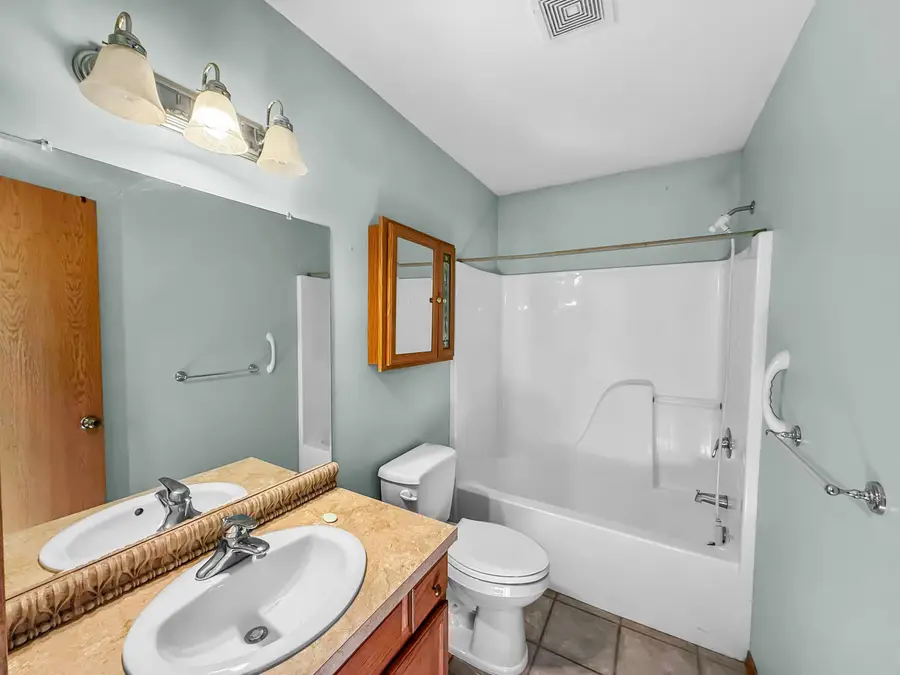 424 S Leonine Rd, Wichita, KS 67213 - #3