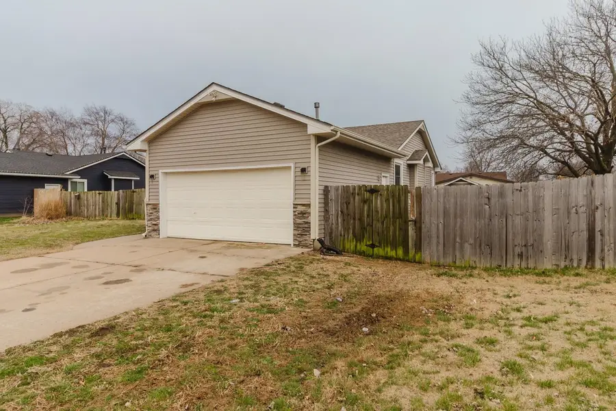 523 W Maywood St, Wichita, KS 67217 - #2
