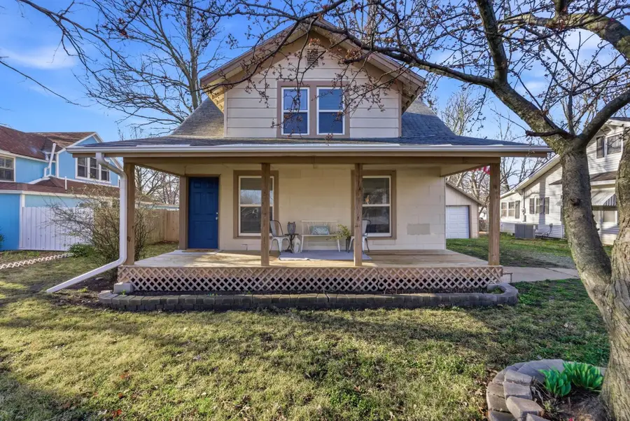 911 W 3rd Ave, El Dorado, KS 67042 - #2