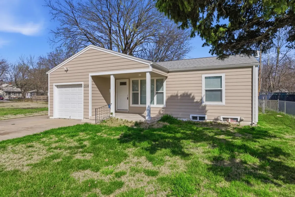2008 W Mccormick Ave, Wichita, KS 67213 - #1