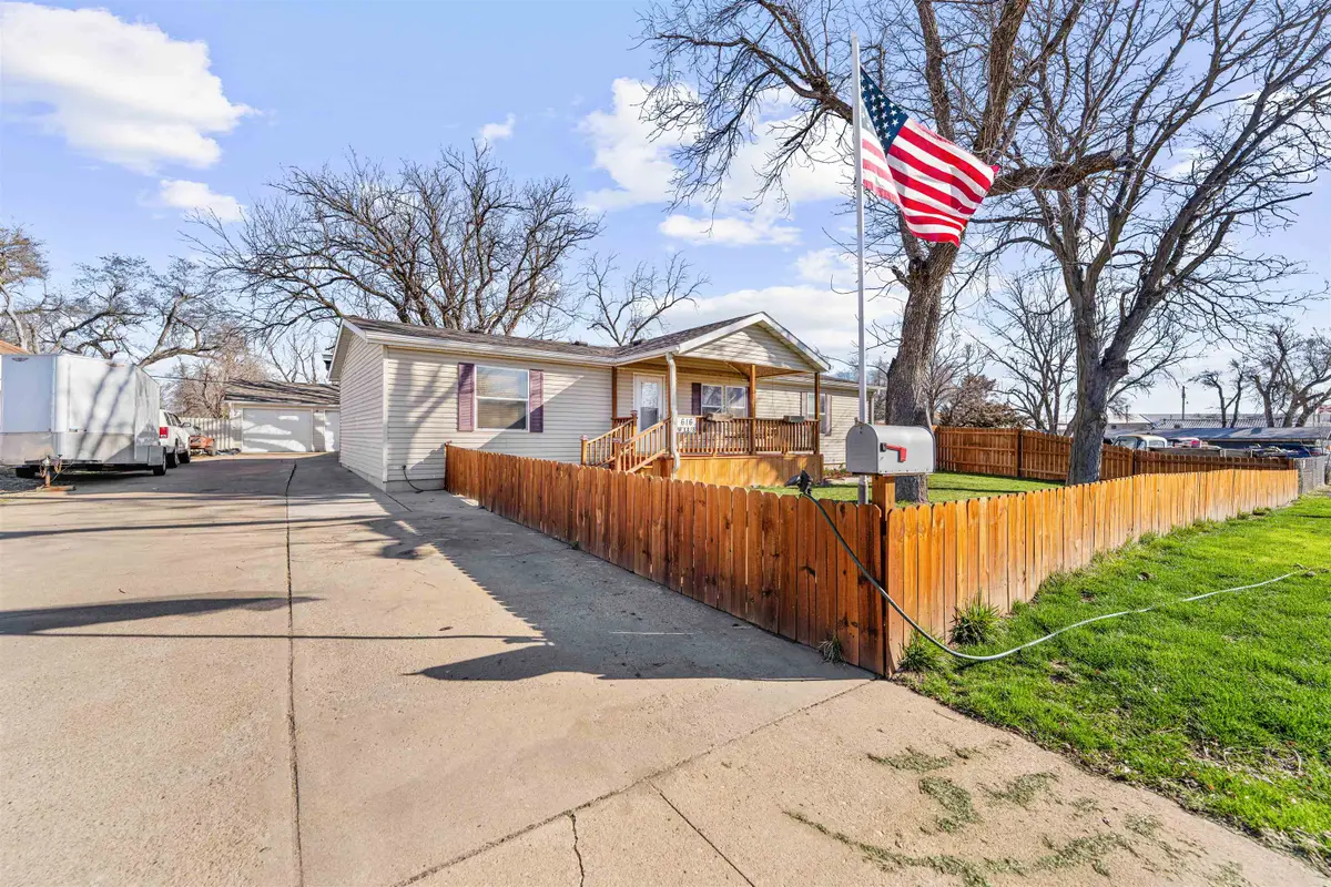 616 Willis Ave, Salina, KS 67401 - #1