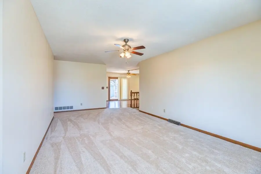 2342 Shalimar Dr, Salina, KS 67401 - #3