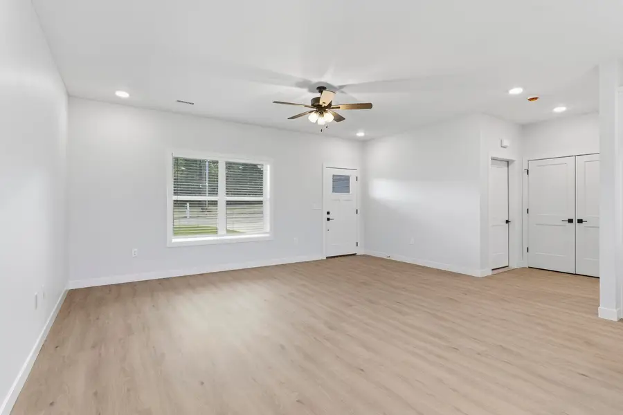 711 Battle Creek Ln, Minneapolis, KS 67467 - #3