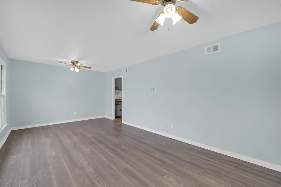 2102 W 35th St S, Wichita, KS 67217 - #3