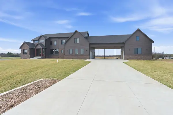 243 Thurston Ln, Derby, KS 67037-4083