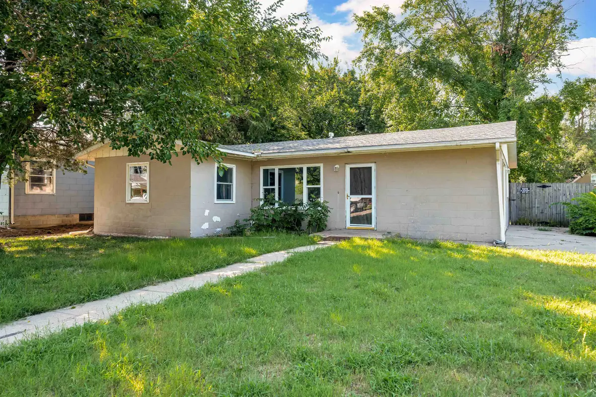 319 W Ruth St, Moundridge, KS 67107 - #1