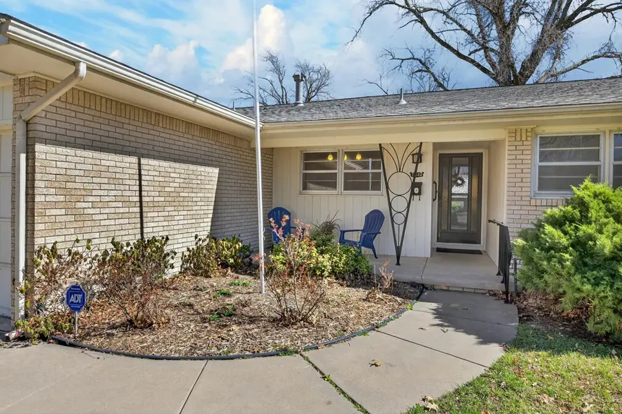 1022 N Stratford Ln, Wichita, KS 67206 - #3