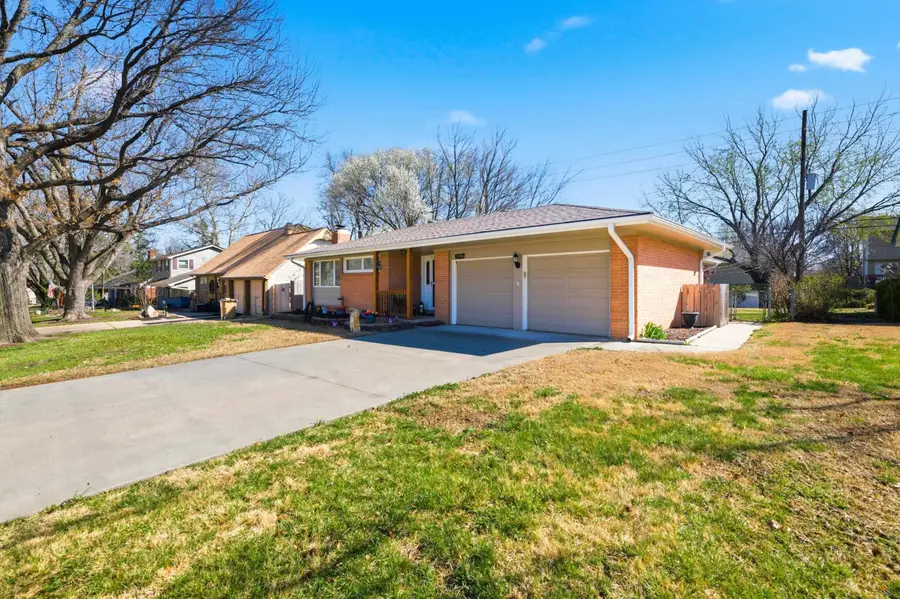 6117 Perryton St, Bel Aire, KS 67220 - #2