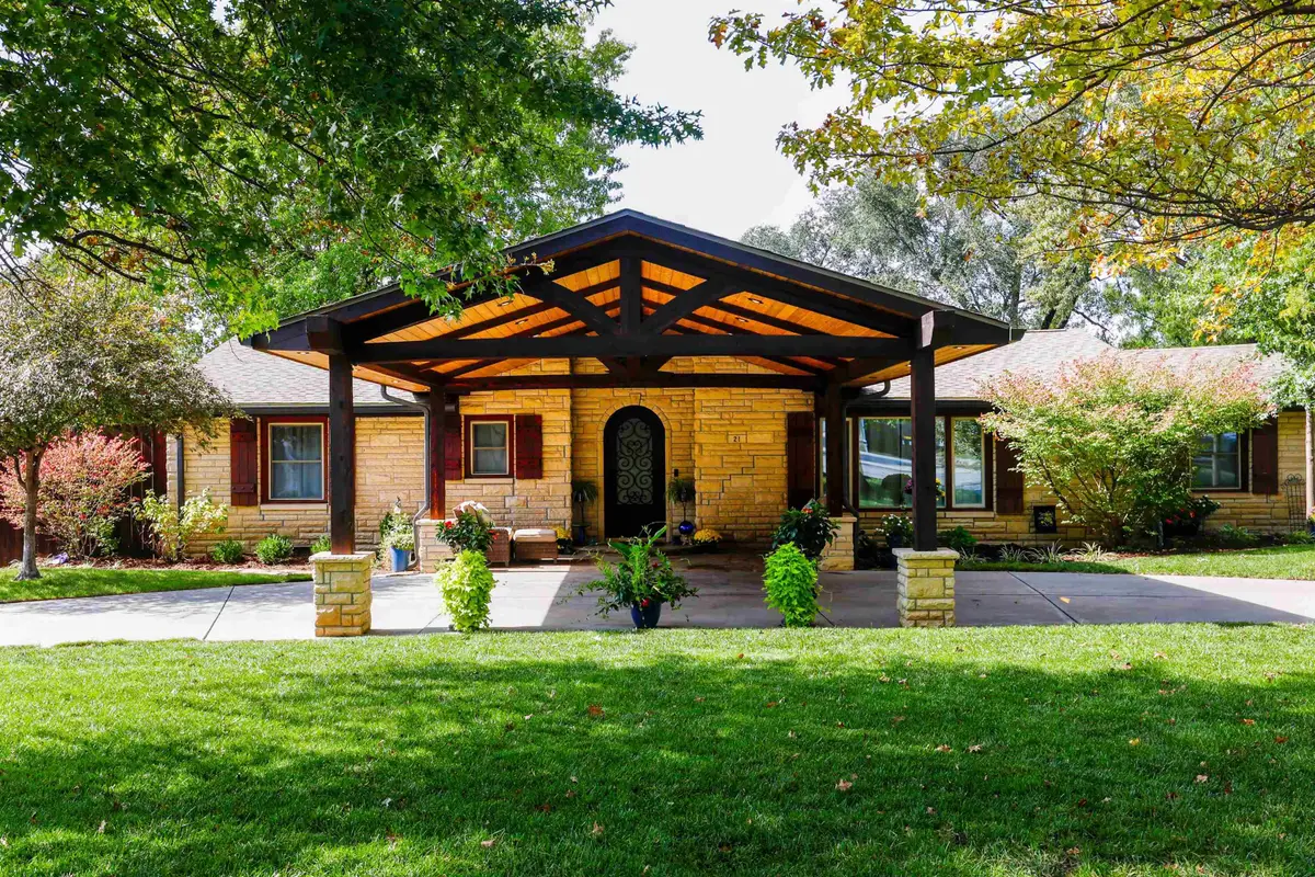 21 N Laurel Dr, Wichita, KS 67206 - #1