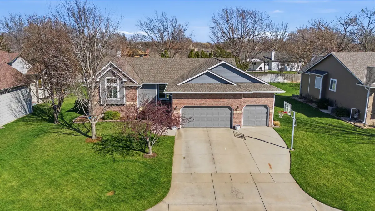 118 N Douglas Cir., Andover, KS 67002 - #1