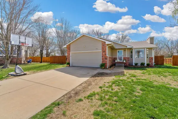 1711 N Hawthorn Ct, Andover, KS 67002