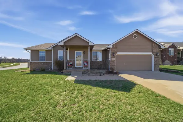635 Prairie Parkway Ct, Benton, KS 67017