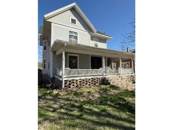 1422 W University Ave, Wichita, KS 67213