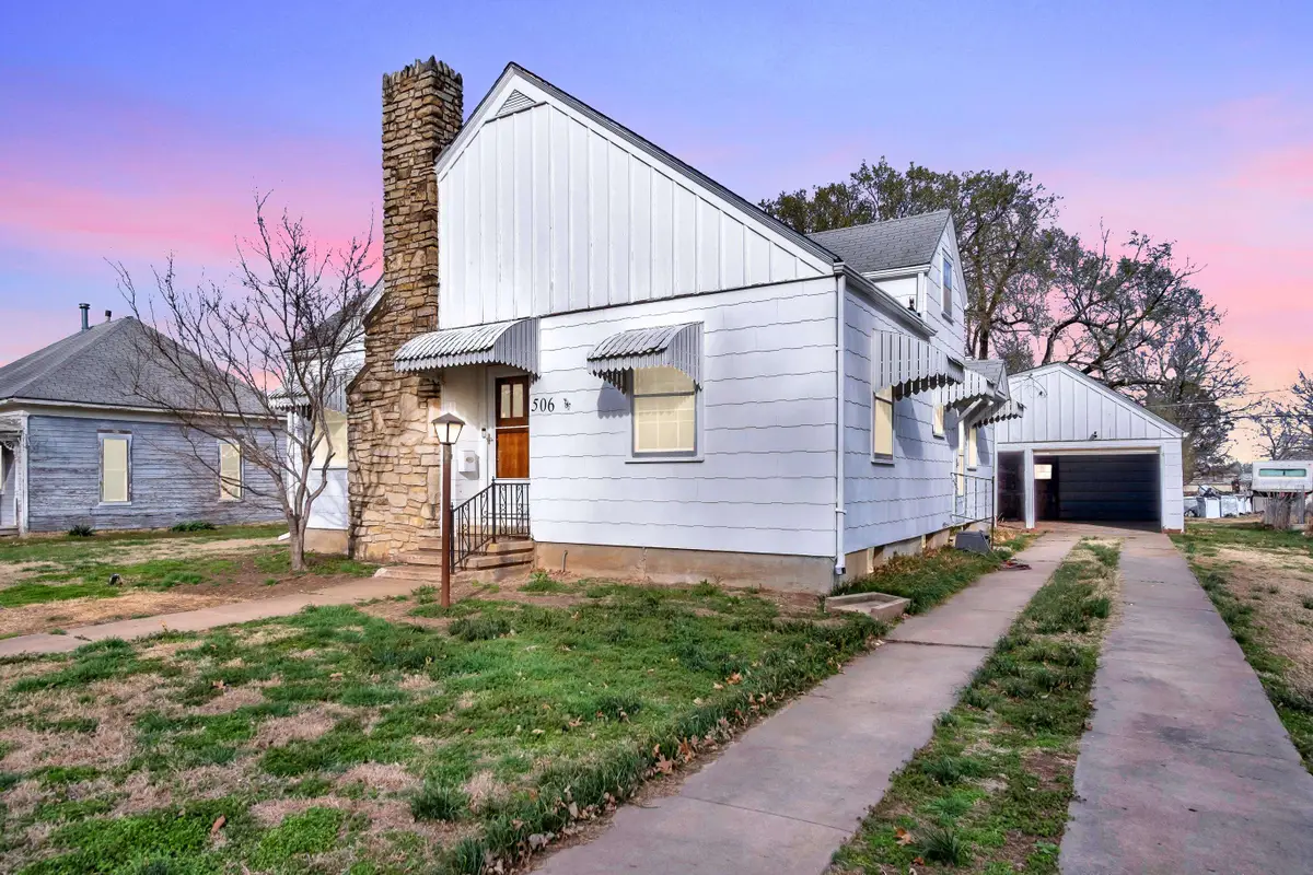 506 N Maple St, Peabody, KS 66866 - #1