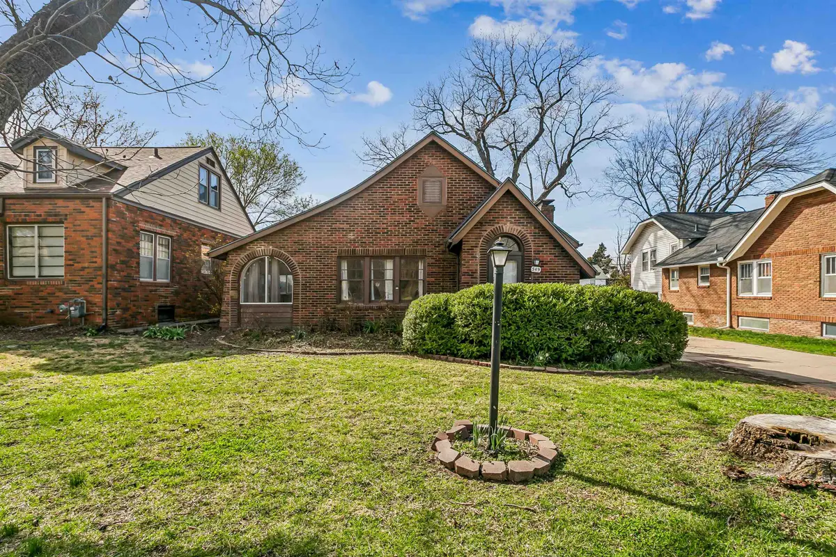 549 N Fountain St, Wichita, KS 67208 - #1