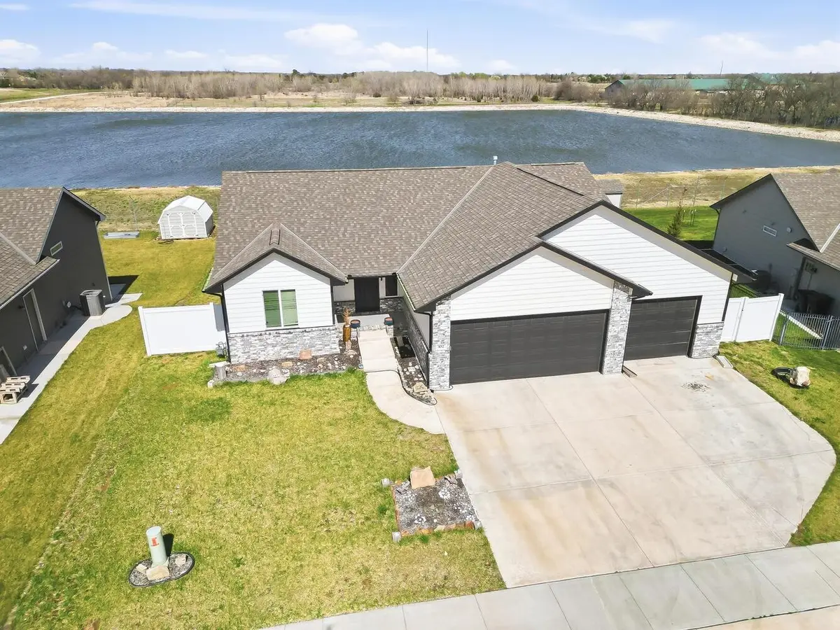 832 E Sunset St, Goddard, KS 67052 - #1