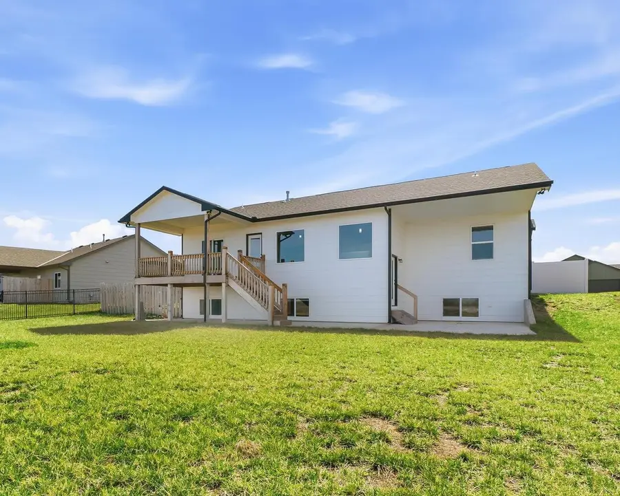 832 E Sunset St, Goddard, KS 67052 - #2