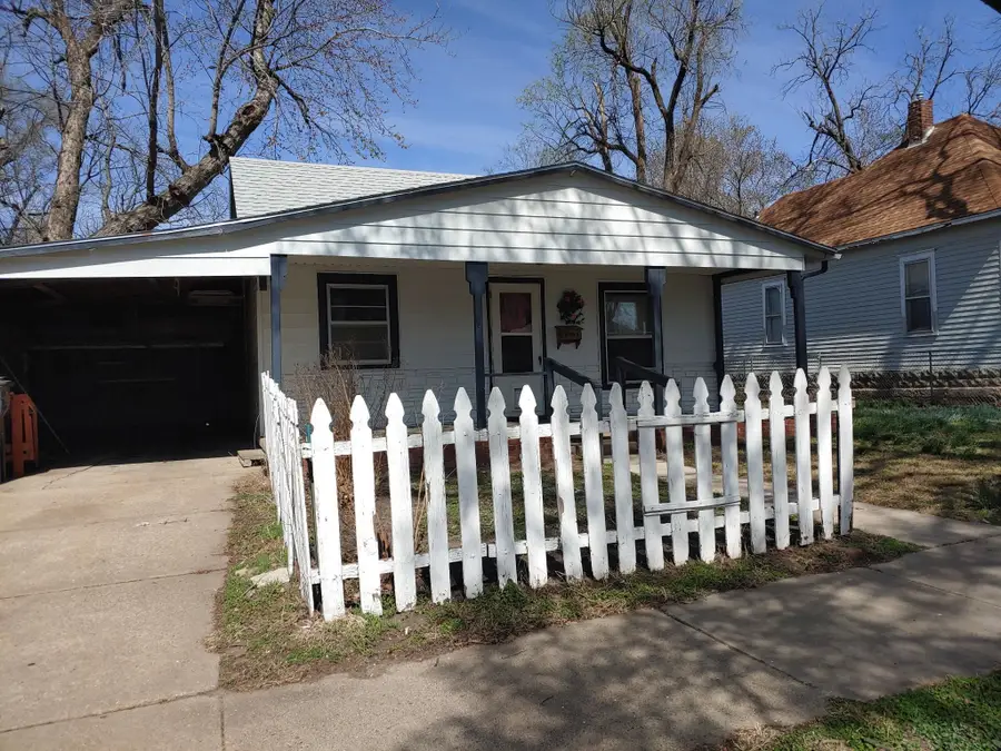 410 W 5th, Newton, KS 67116 - #2