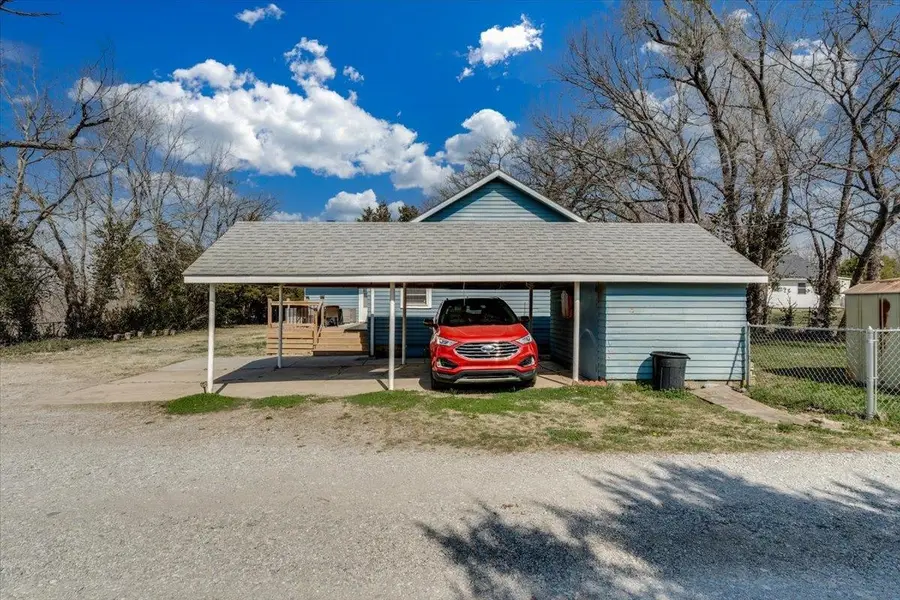 216 N 2nd St, Towanda, KS 67144 - #2