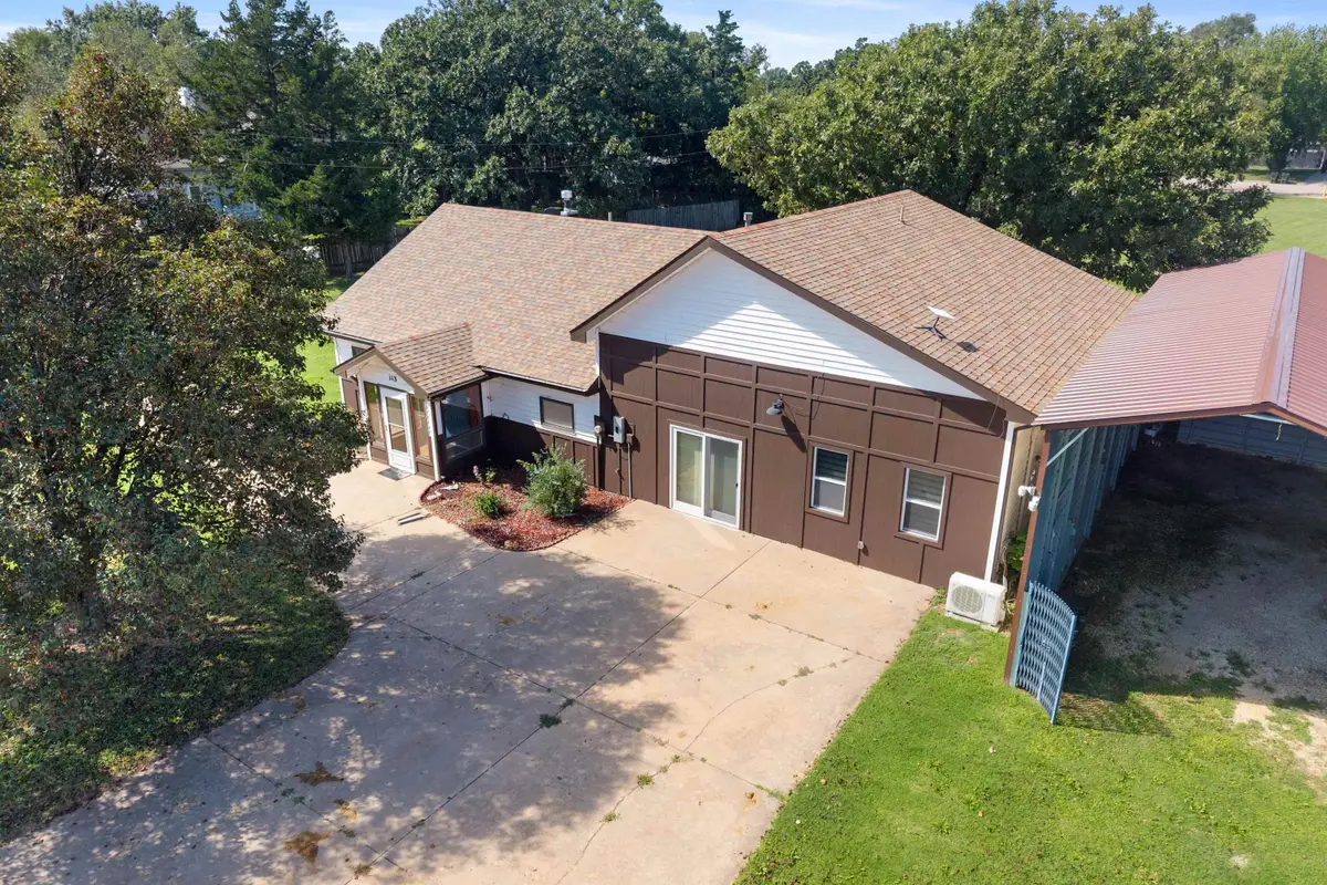 113 S Robbins Rd, Norwich, KS 67118 - #1