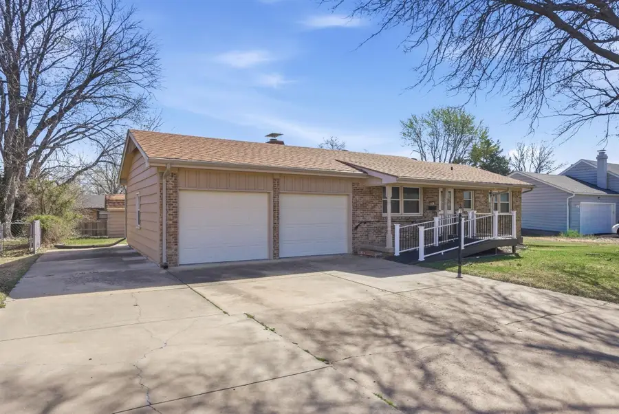 928 S Doreen St, Wichita, KS 67207 - #2