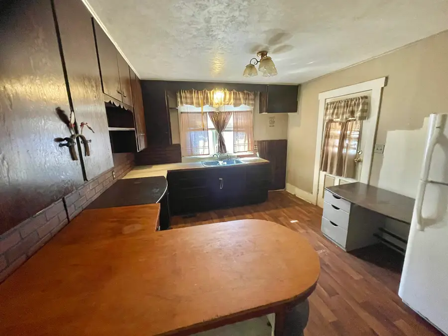 909 S 1st, Arkansas City, KS 67005 - #3