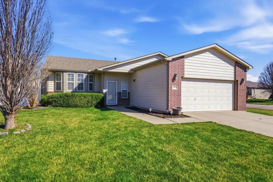 1551 N Thoroughbred Court, Wichita, KS 67235 - #3