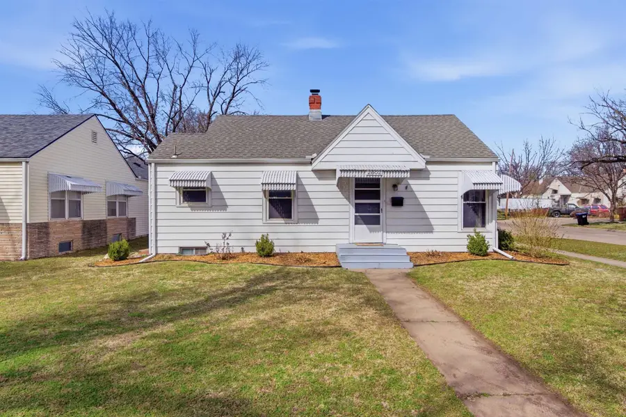 2802 W Douglas Ave, Wichita, KS 67203 - #2