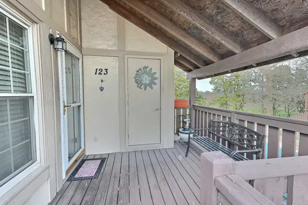 1450 S Webb Rd Apt 123, Wichita, KS 67207