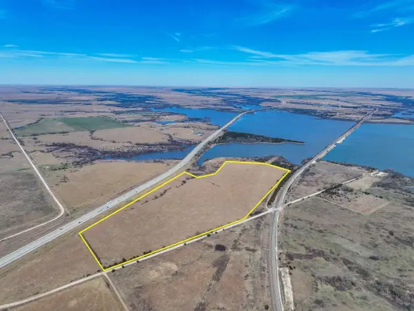 000 NE Wildlife Ln, El Dorado, KS 67042