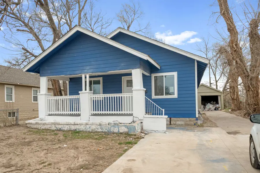 1106 N Grove Ave, Wichita, KS 67214 - #2