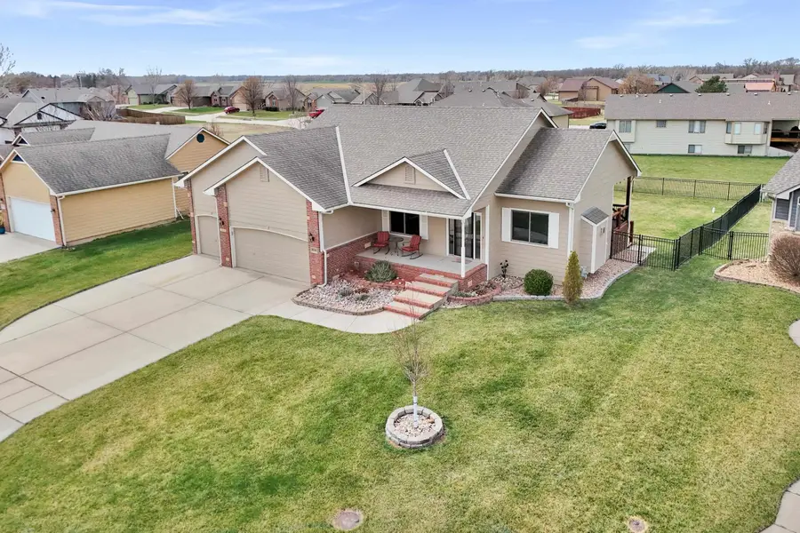624 Goldspike Ct, Newton, KS 67114 - #3