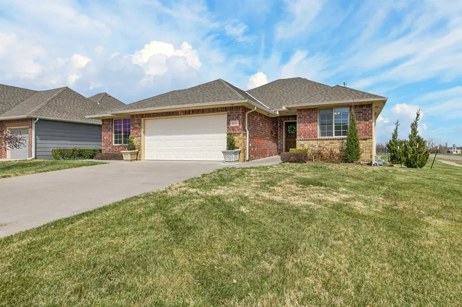 5122 N Brookstone St, Bel Aire, KS 67226 - #2