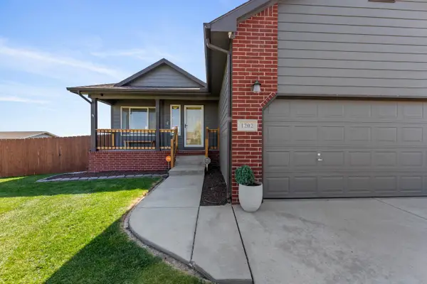 1202 N Oak St, Goddard, KS 67052