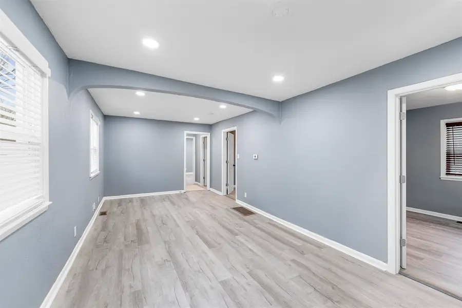 720 Sherman St, Salina, KS 67401 - #3