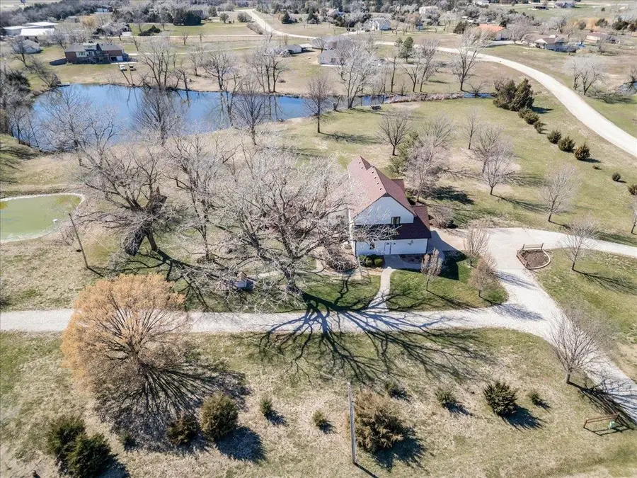 1625 E Sunnydale Lake Cir, Valley Center, KS 67147 - #3