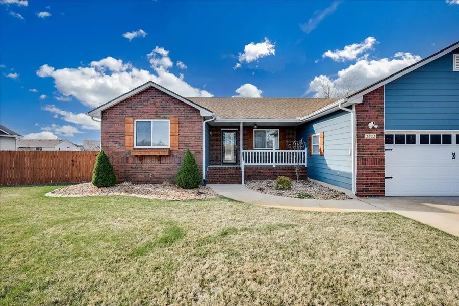 1811 E 26th Ave, Hutchinson, KS 67502 - #2