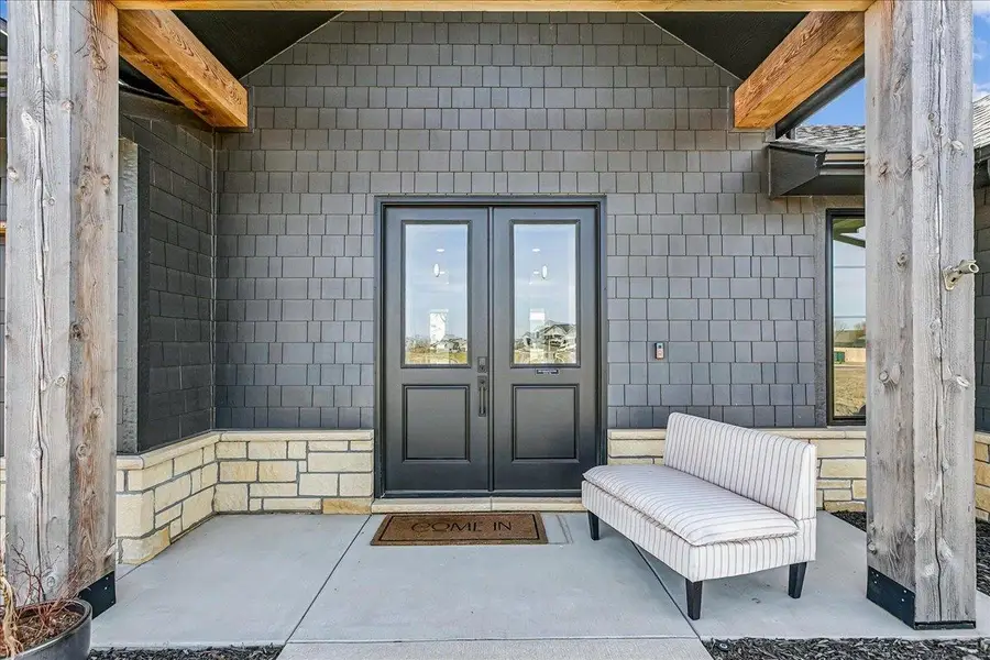 2807 E Sunnyslope, Park City, KS 67219 - #3