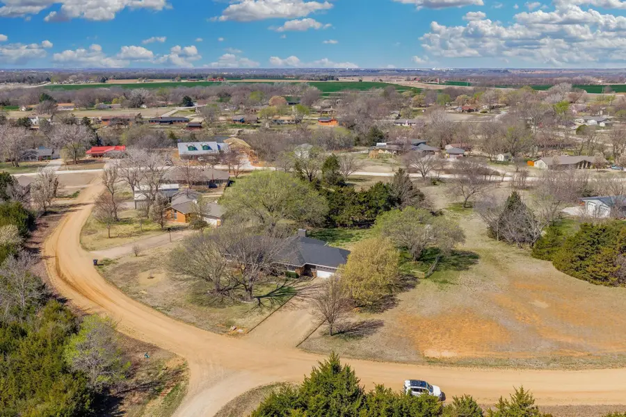 3 Oakwood Dr, Arkansas City, KS 67005 - #2