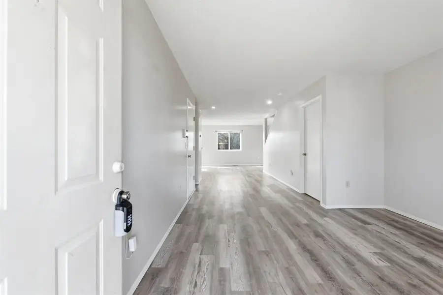 1325 W Nottingham Cir, Wichita, KS 67204 - #2