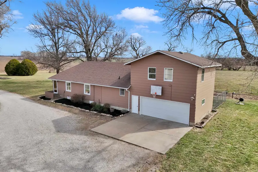 2935 Buckskin Rd, Moundridge, KS 67107 - #2
