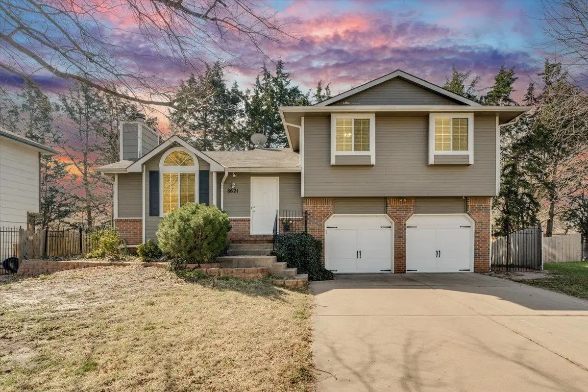 8621 W Westlawn Ct, Wichita, KS 67212 - #1