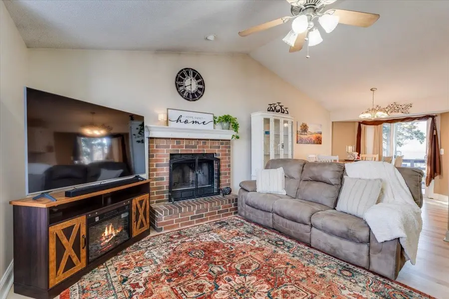 8621 W Westlawn Ct, Wichita, KS 67212 - #3