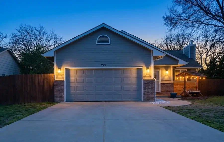 901 N Linden Ln, Derby, KS 67037 - #2